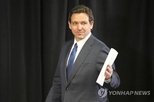 디샌티스 "디즈니월드 옆에 교도소 세울수도" 으름장