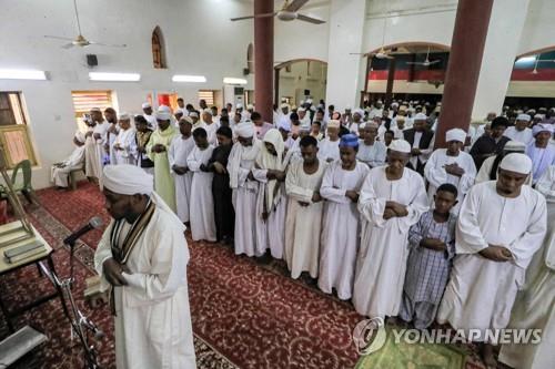 수단 분쟁 이드 첫날에도 지속…'72시간 휴전' 성사여부 촉각