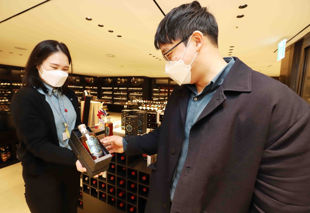 신세계百, 국산 첫 싱글몰트 '기원' 두번째 제품 한정 판매