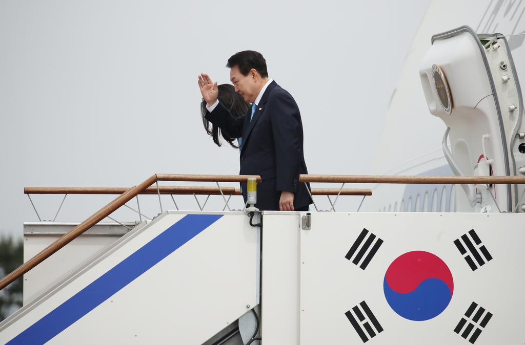 미국 국빈 방문 떠나는 윤석열 대통령 내외