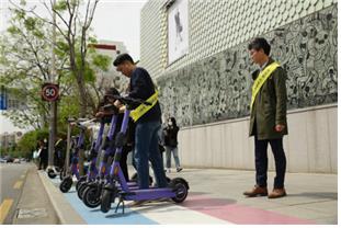 "점자블록 위 킥보드 비워주세요"…서울시 주차방지 캠페인