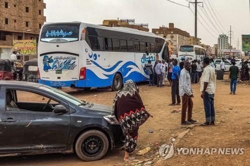 남아공 "수단 철수 국민들 이집트 국경 도착…귀국 항공료 제공"