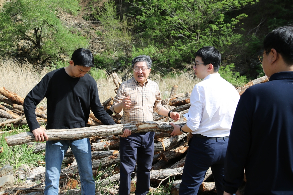 "산에 나무 대신 빗물을 심자"…산불 예방하는 '산촉촉 운동'