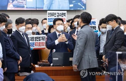 계파갈등에 '돈봉투'까지…총선 앞둔 野 새 원내대표 과제 산적