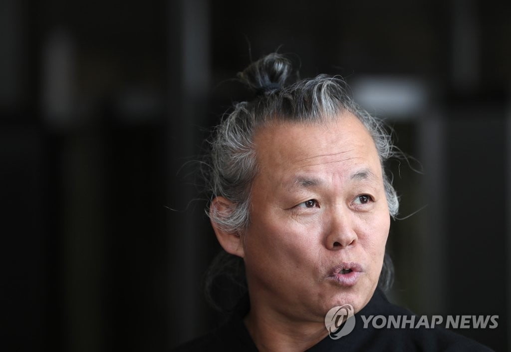 김기덕이 무고 혐의로 고소한 여배우 '무혐의'…"허위사실 단정할 수 없다"