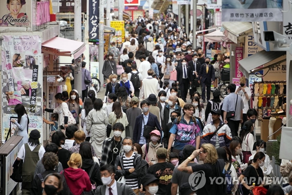 여행은 '예스 재팬'…韓관광객, 日서 벌써 2조원 썼다