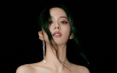 블랙핑크 지수, 'ME' 하루 만에 87만장 판매…女 솔로 역대 최고