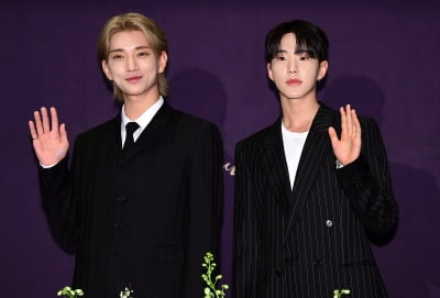 [TEN 포토] 세븐틴 조슈아-호시 '승기형 결혼 축하해'