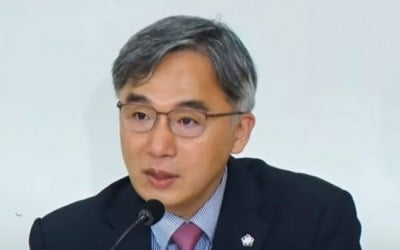 '유아인·송혜교 소속사 설립자' 정철승, 女 성추행 혐의로 피소[TEN이슈]