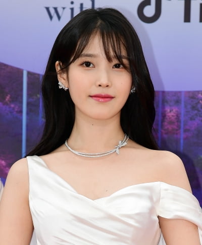 [TEN 포토] 아이유 '청순 그 자체'