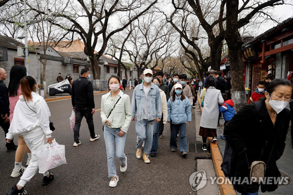 "중국 기대수명 2035년 80세 넘을 듯…부유지역 여성은 90세"