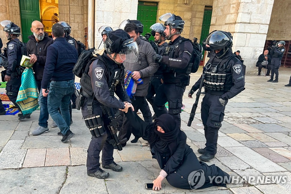 이스라엘군, 레바논·가자지구 '보복공습'…중동 긴장 고조(종합)