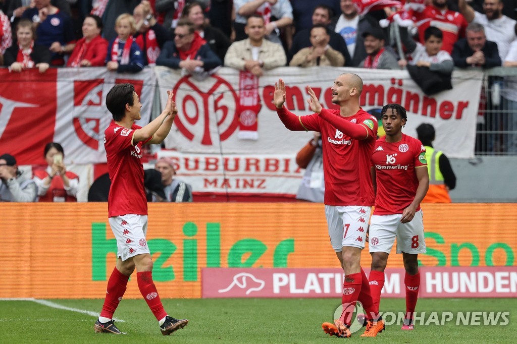 '이재성 동점골 발판' 마인츠, 갈 길 바쁜 뮌헨에 3-1 대역전승