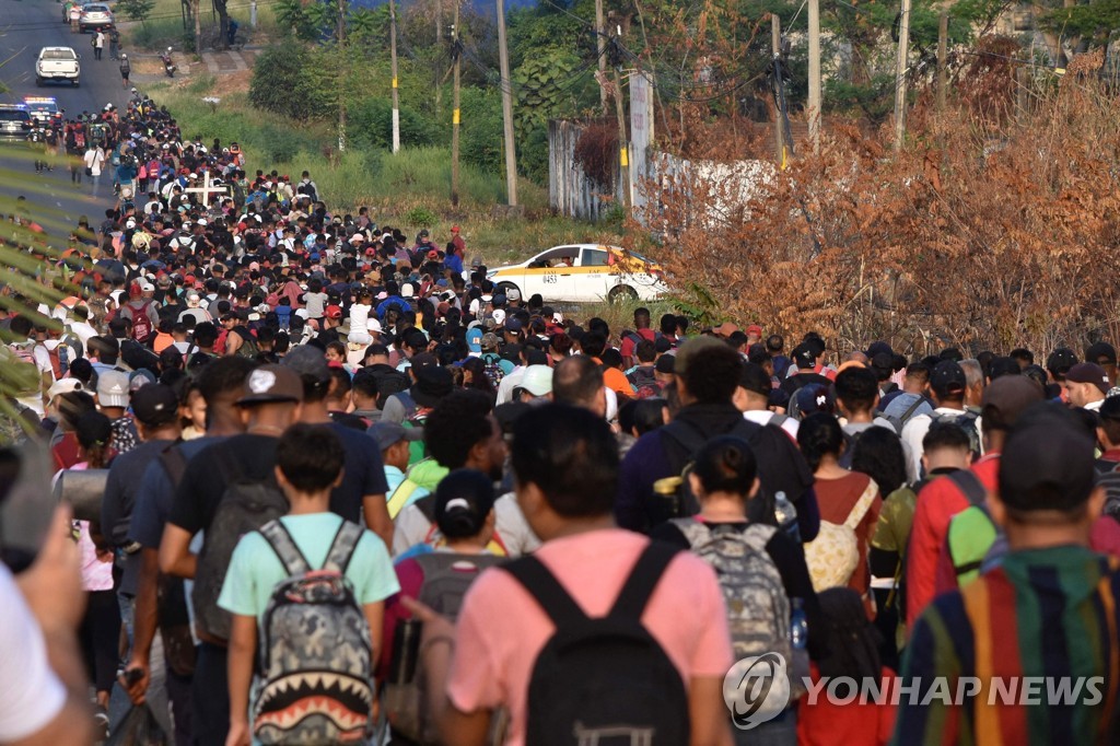 한동안 뜸했던 '멕시코 종단' 이주민 행렬 출발…"중국 출신도"