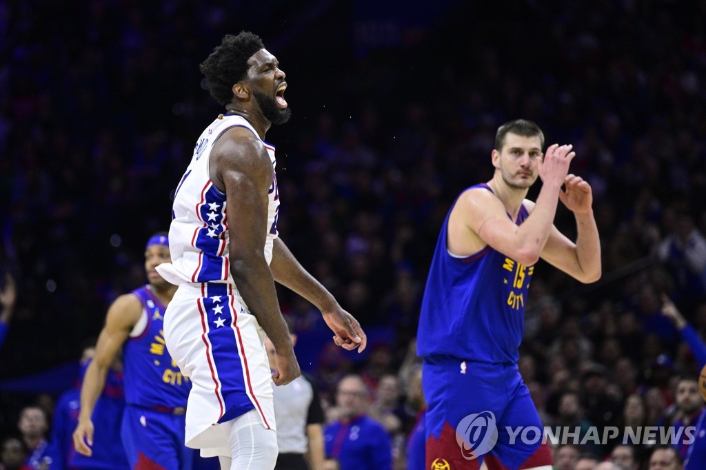 NBA MVP 향방은…2시즌 연속 요키치에 진 엠비드, 이번엔 웃을까