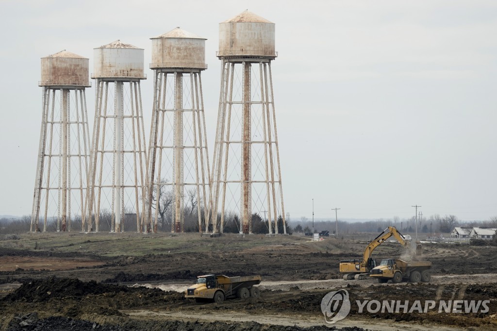 "파나소닉, 미국 내 세 번째 전기차 배터리 공장 건설 검토"