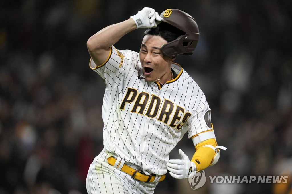 MLB 샌디에이고 김하성, 통산 첫 끝내기 홈런…시즌 1호 대포(종합)