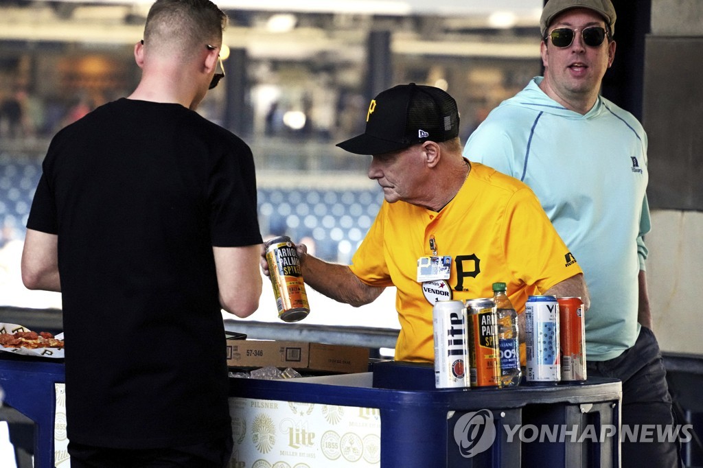 MLB 평균 경기 시간 줄면서 8회까지 맥주 판매 구단 늘어