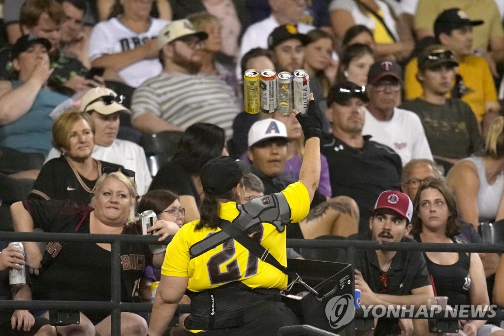 MLB 평균 경기 시간 줄면서 8회까지 맥주 판매 구단 늘어