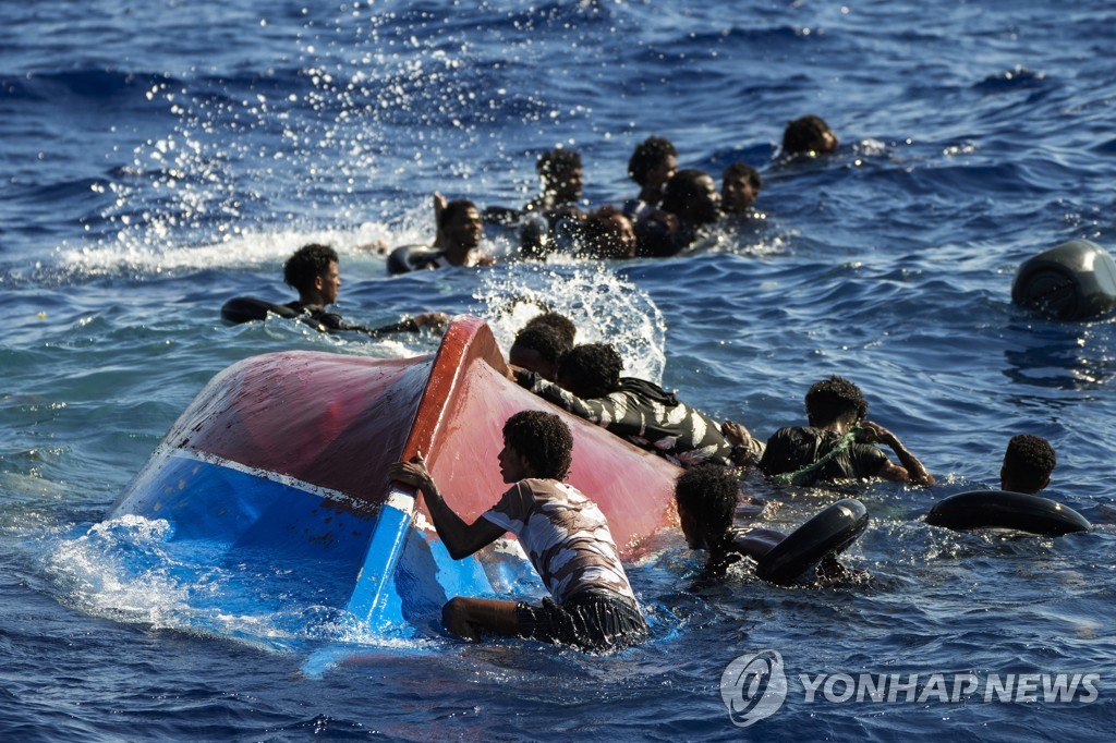 伊 최남단 람페두사섬, 24시간 동안 800명 넘는 이주민 상륙