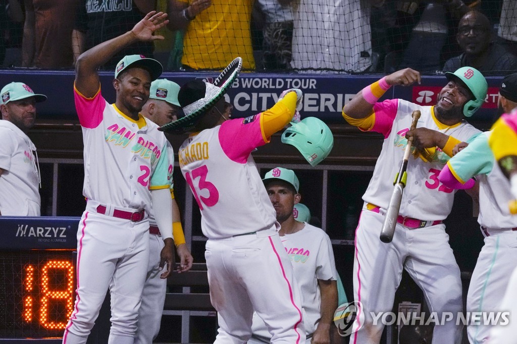 김하성, MLB 멕시코 투어 경기서 시즌 5호 도루