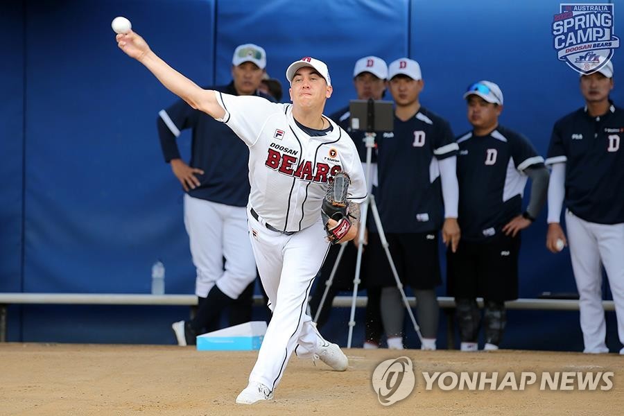 부상자 속출…프로야구 개막과 동시에 각 구단 한숨 '푹푹'