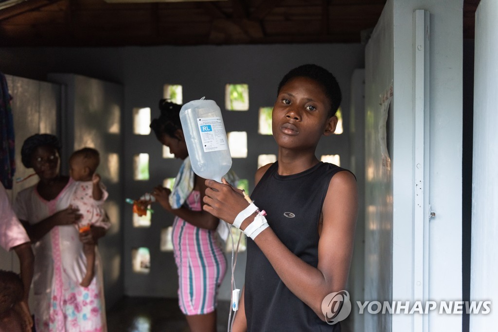 "경찰에 잡힌 갱단원 끌어내 불태워"…극악무도로 치닫는 아이티(종합)