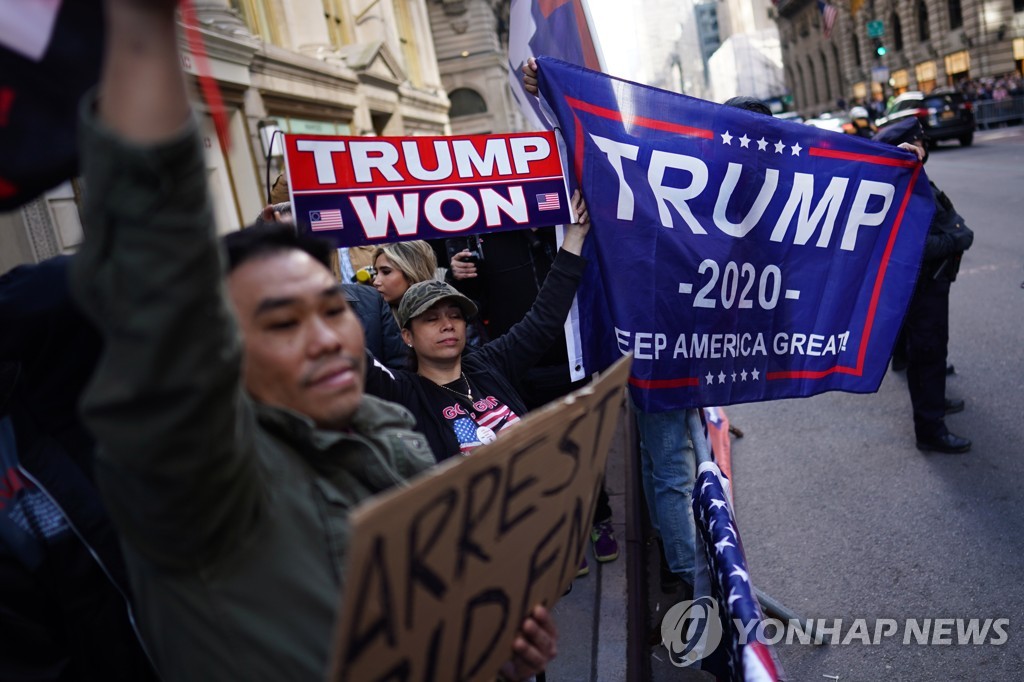 트럼프, 기소절차 하루전 뉴욕 도착…"미국이 지옥으로"(종합)