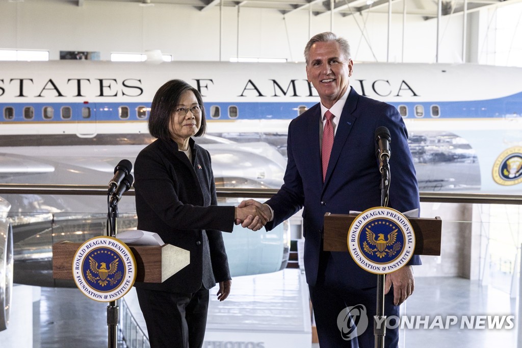 매카시 "대만 무기판매 제때 이뤄져야"…차이잉원 "지지 감사"