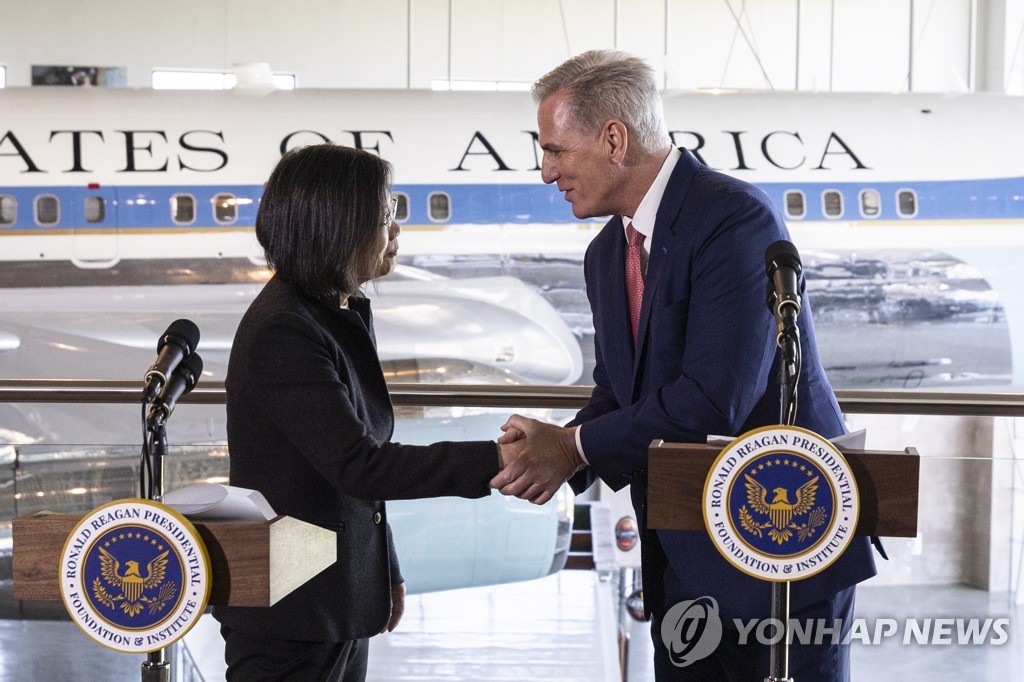 미국은 강경, 프랑스는 회유…"서방, 對中 접근법 놓고 씨름"