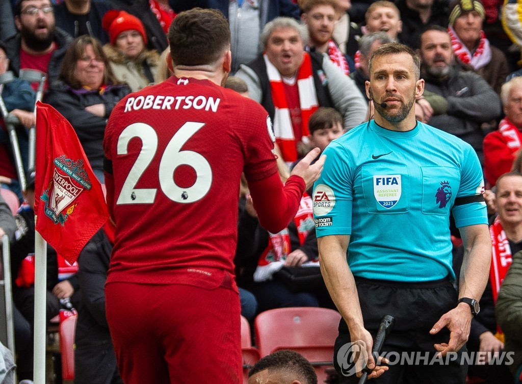 뒷심 부족했던 EPL 선두 아스널, 리버풀과 2-2 무승부