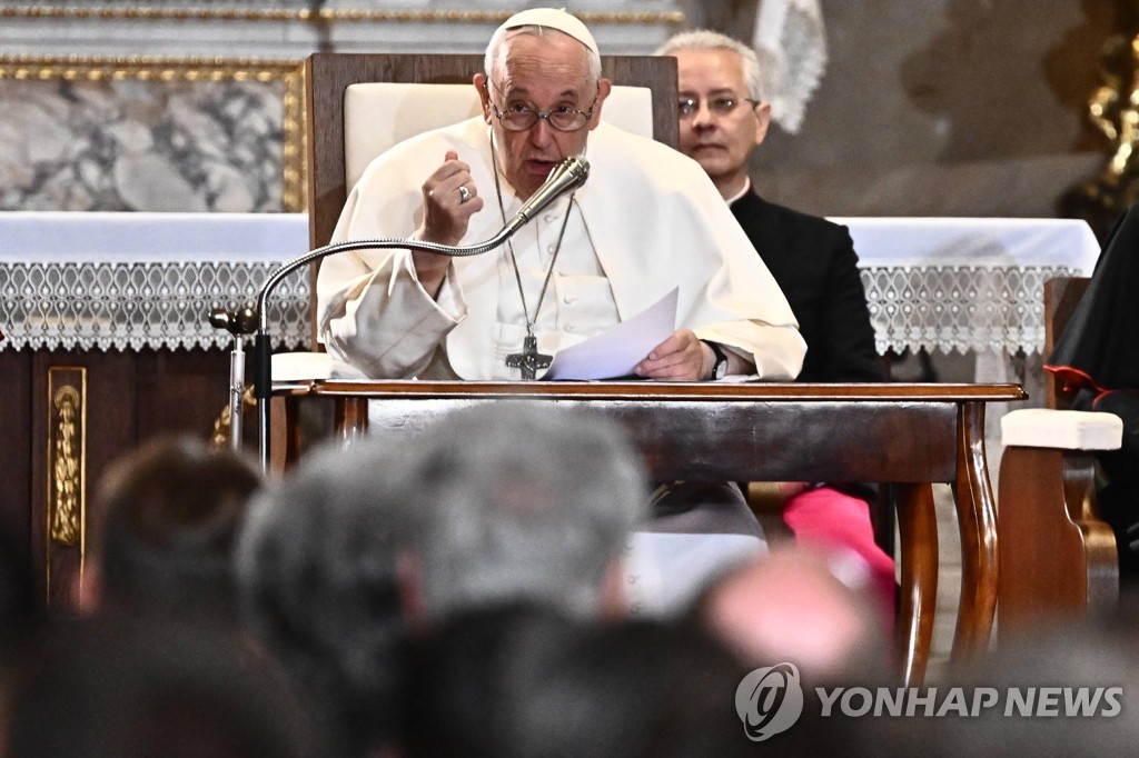 '헝가리 방문' 교황, 유럽 내 민족주의·포퓰리즘에 일침(종합)