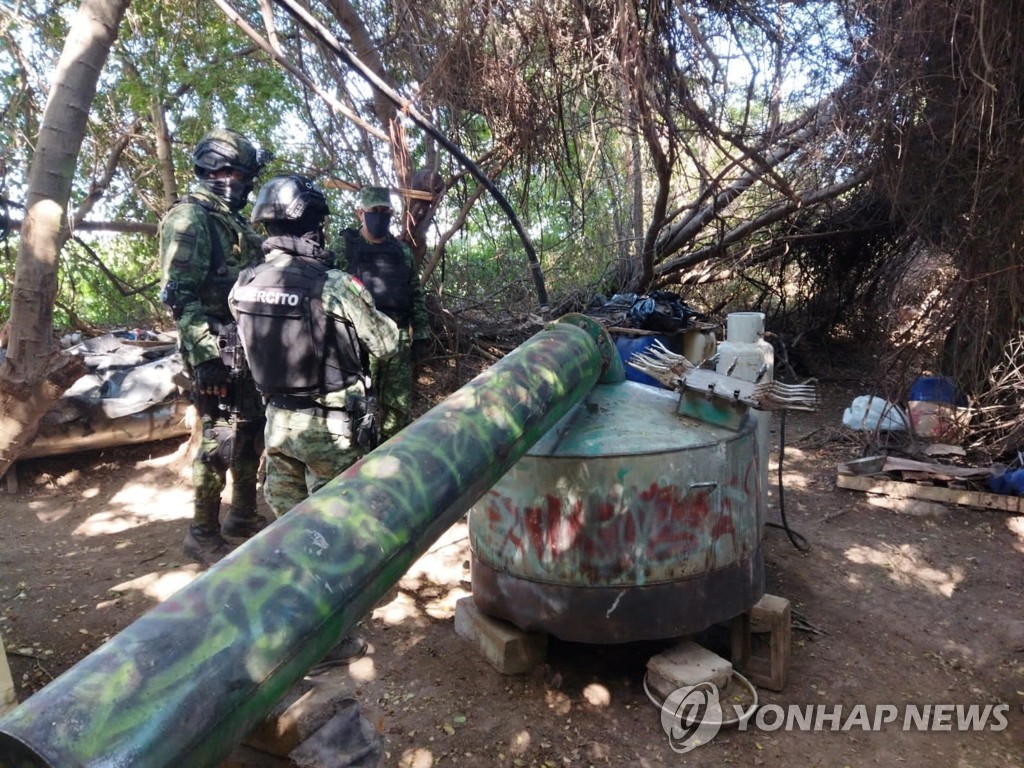 멕시코 "중국소녀·흰염소…주위서 이런 단어 들리면 접근 말라"