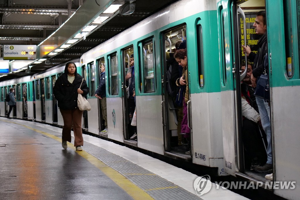 "바깥보다 3배 더 오염"…파리 지하철 공기 오염 검찰 수사