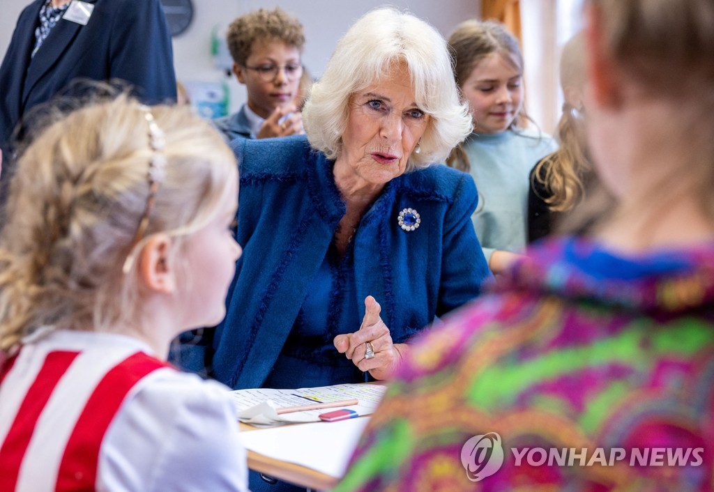 찰스3세 기차타고 독일 최대항구 방문…첫 국빈방문 종료