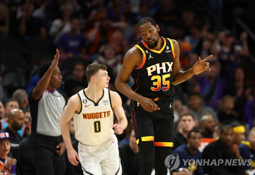 듀랜트 뛸 때 8전 전승…'폴 3점 7방' NBA 피닉스, 막판 7연승