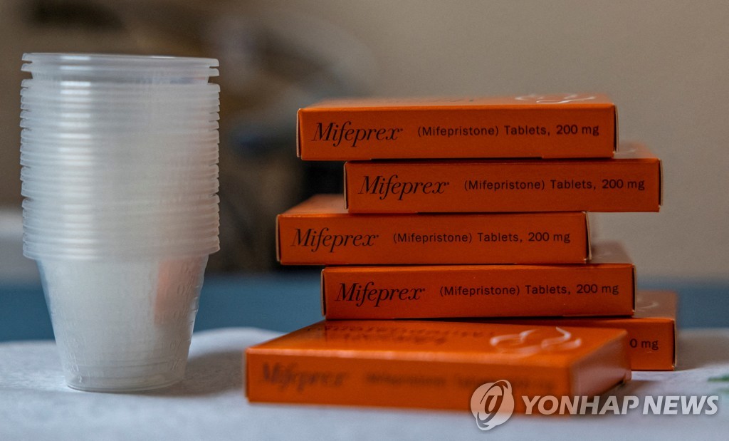 美 '낙태약 FDA 승인취소 명령' 논란 확산…법무부, 항소장 제출