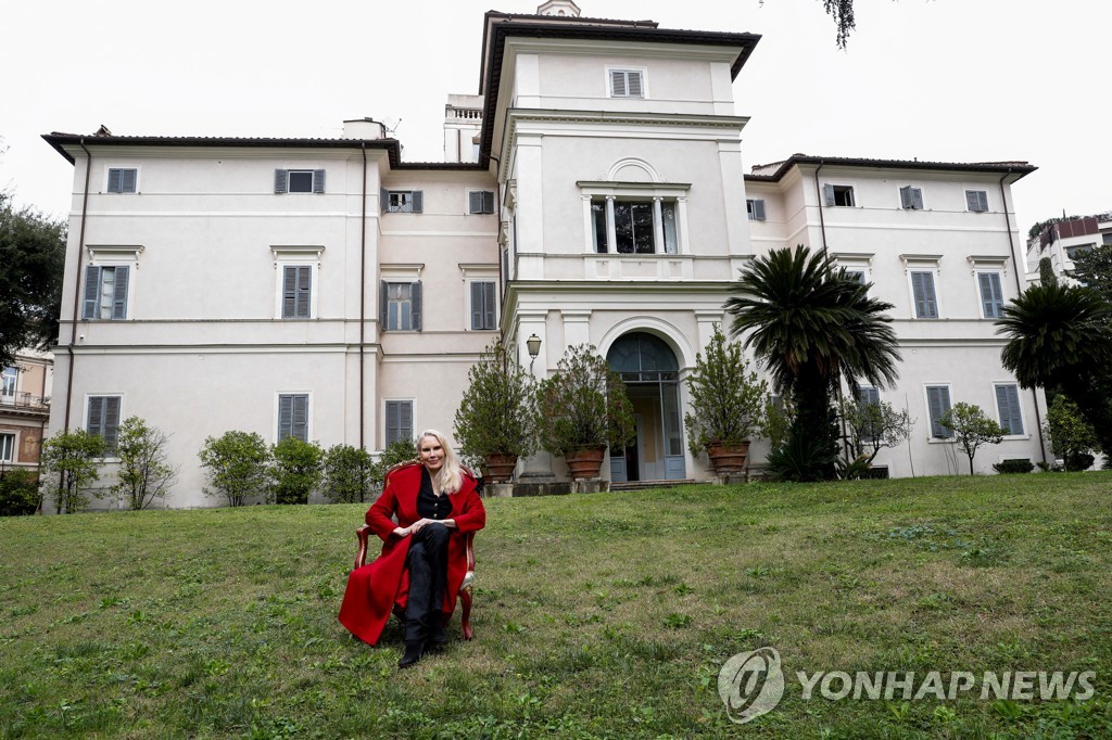 미국 출신 伊왕자비, 로마 '카라바조 천장화 저택'서 쫓겨나