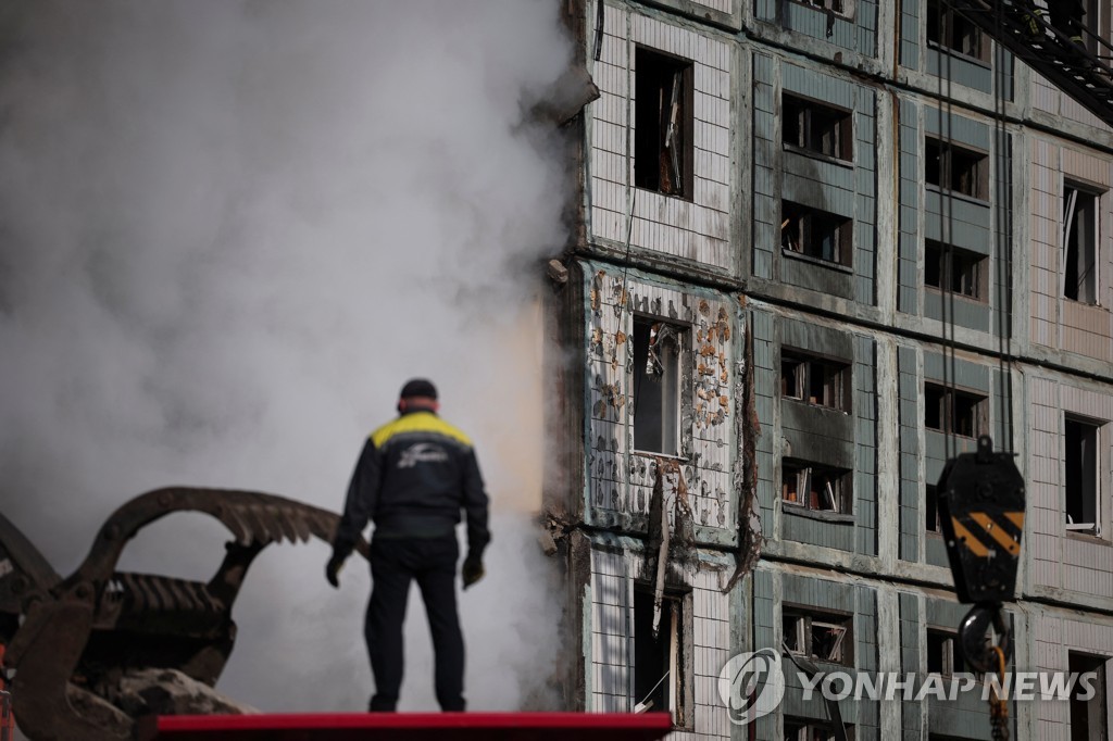 러, 새벽 틈타 우크라에 미사일 퍼부어…최소 22명 사망(종합3보)