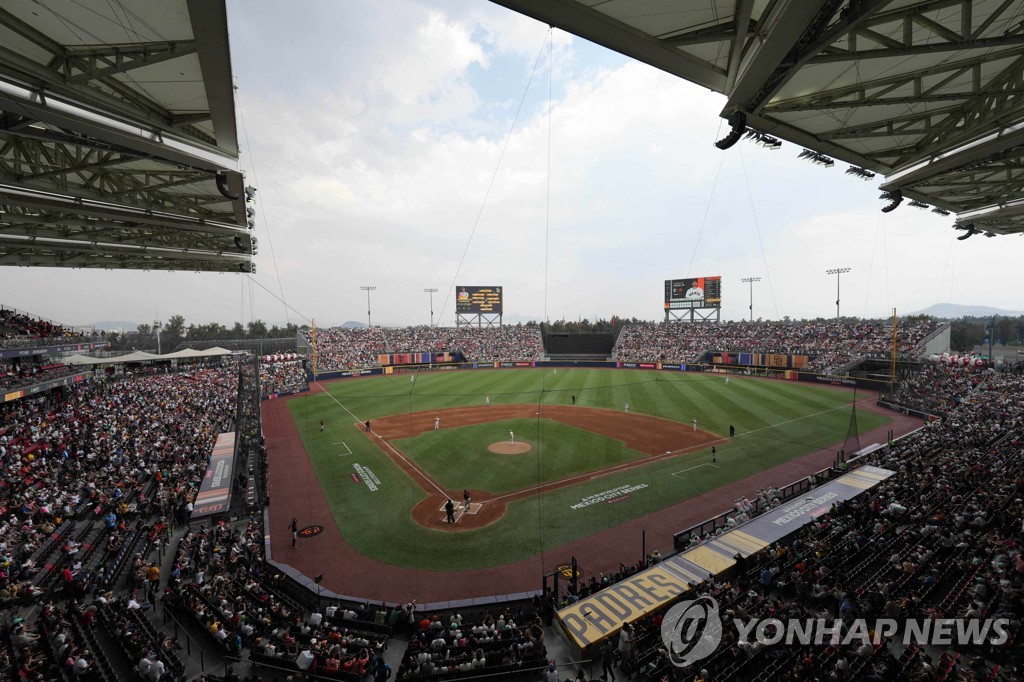 김하성, MLB 멕시코 투어 경기서 시즌 5호 도루