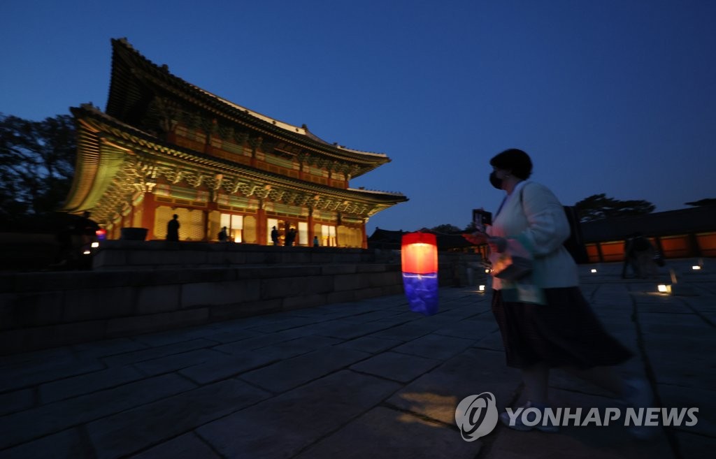 청사초롱 들고 만나는 밤의 궁궐…'창덕궁 달빛기행' 13일 시작