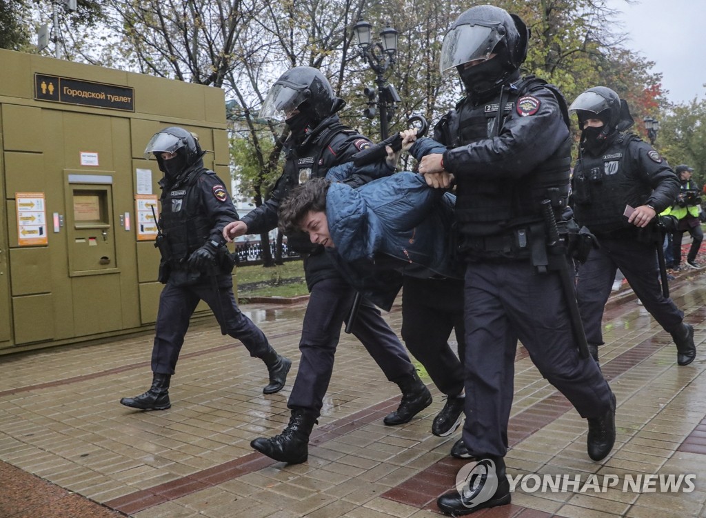 2차 동원 임박했나…러 병역회피 봉쇄법안 통과에 불안감 확산