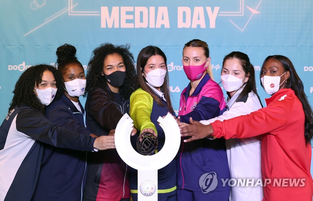 [프로배구결산] ③ '제왕' 김연경, FA 시장으로…지각변동 촉각