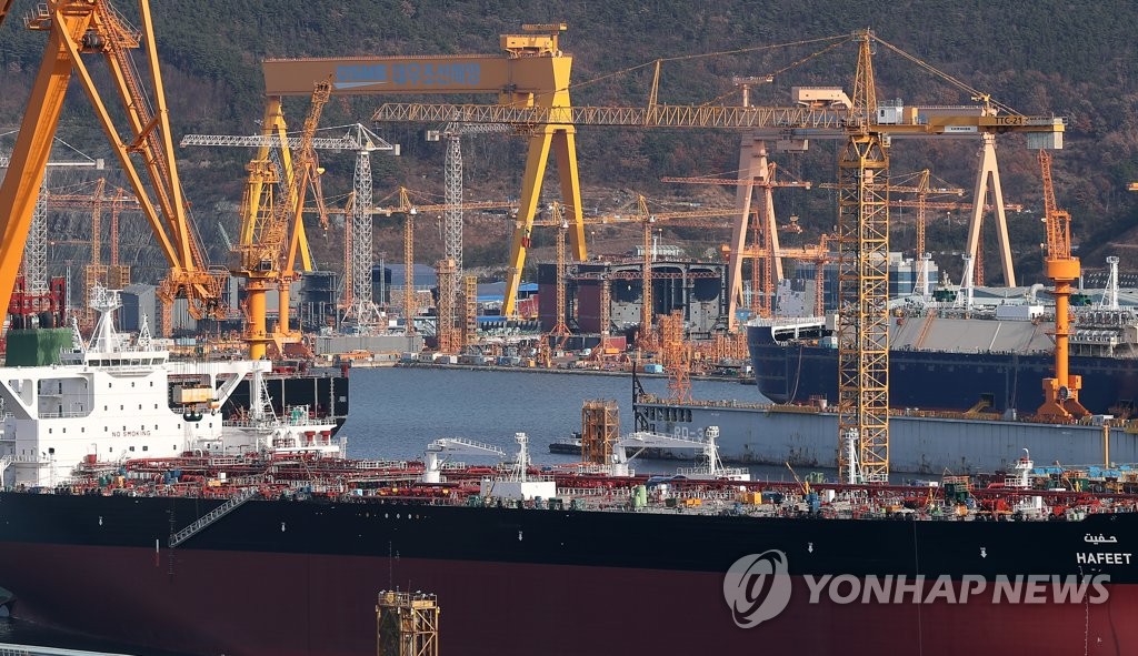 내달 '육해공 통합 방산업체' 탄생…한화·대우조선 결합 초읽기