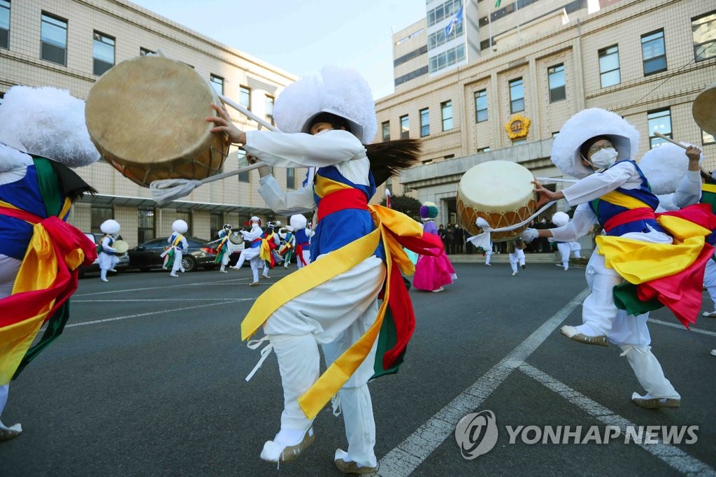 [톡톡 지방자치] 탈모 막고, 바바리맨 쫓고…가려운 곳 찾는 대구시의회