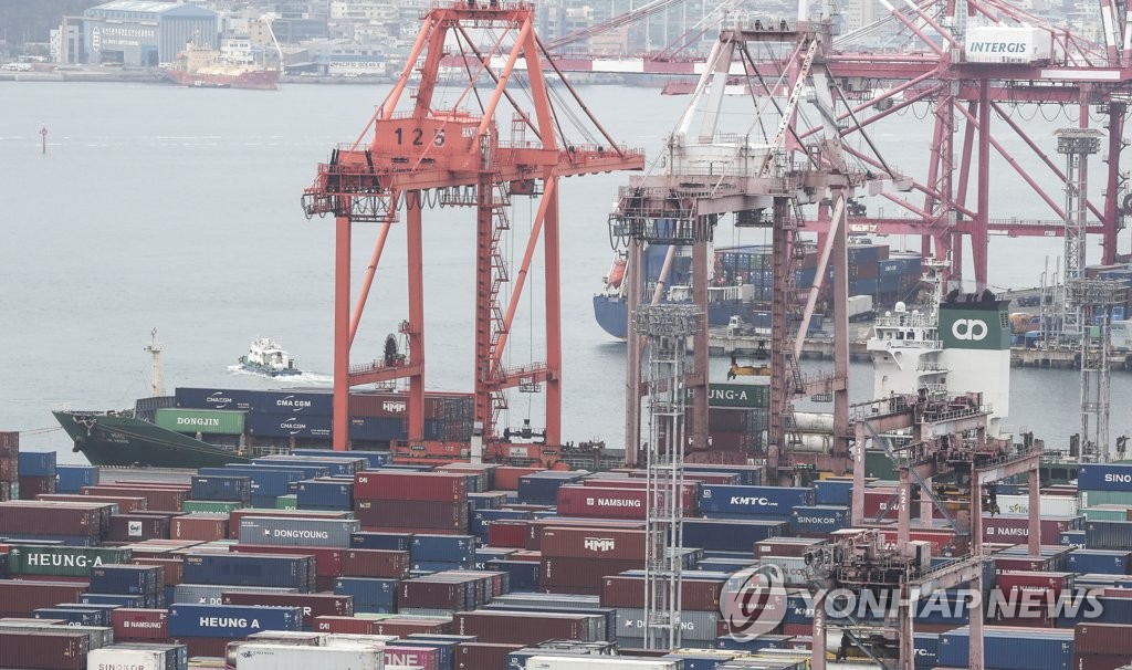 1분기내내 암울한 수출…반도체 악화에 빛바랜 車수출 최고기록
