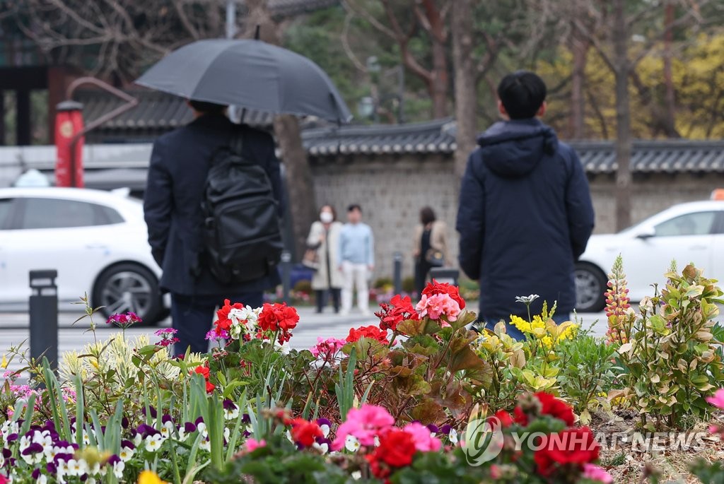 전국 흐리고 가끔 비…수도권·강원 영서 돌풍 주의