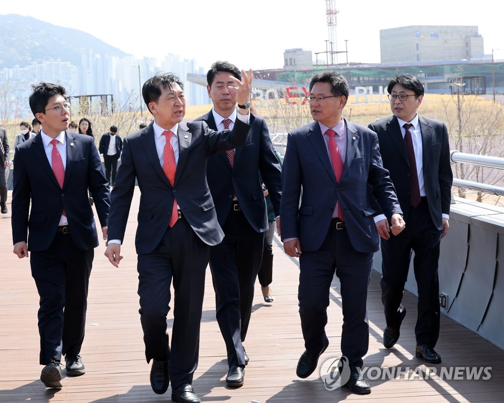 김기현號, 지지율 하락에 리더십 시험대…수도권 우려 커져