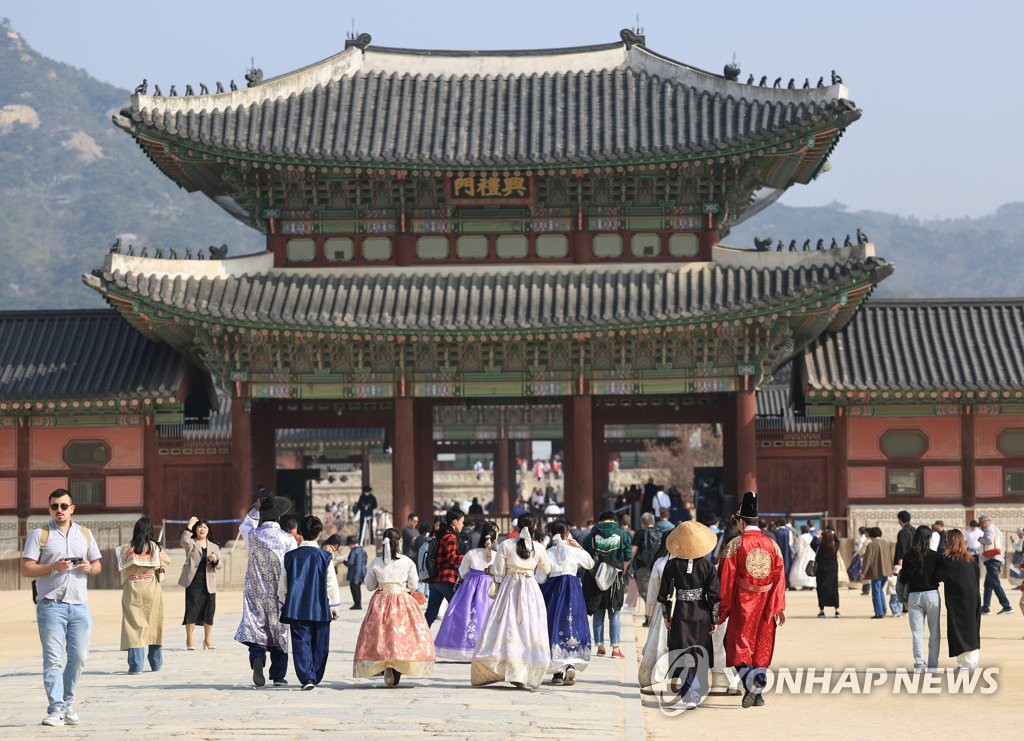 [날씨] 나들이하기 좋은 휴일…서울 낮 최고 26도