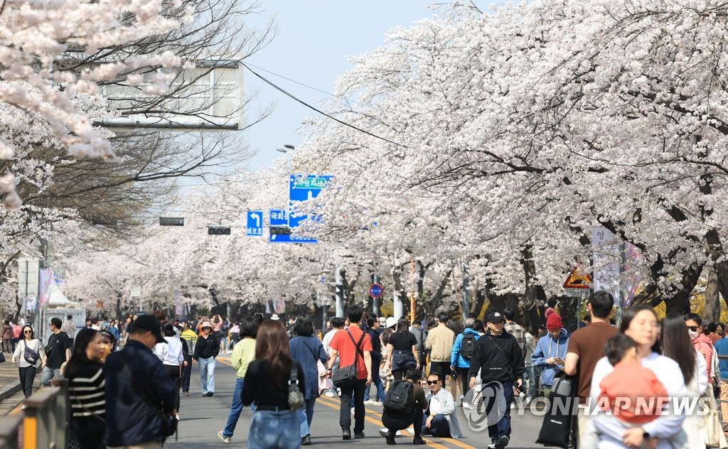 [1보] 신규확진 1만3375명…1주일 전보다 1200여명 늘어